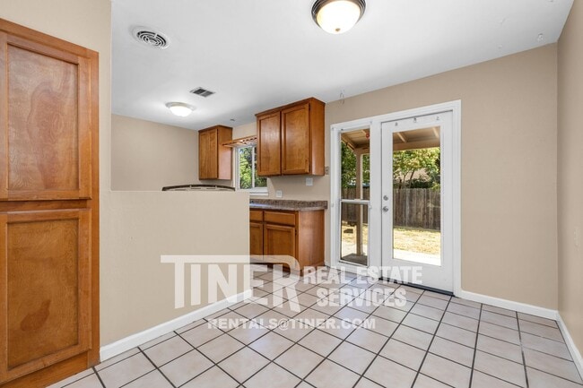 Building Photo - 4053 Cornelia Way
