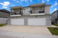 Building Photo - 4235 W Santa Fe St