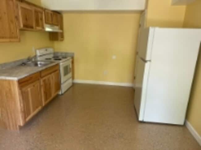 Primary Photo - 60 Nancy St