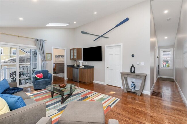 Building Photo - 17 Cedar Terrace