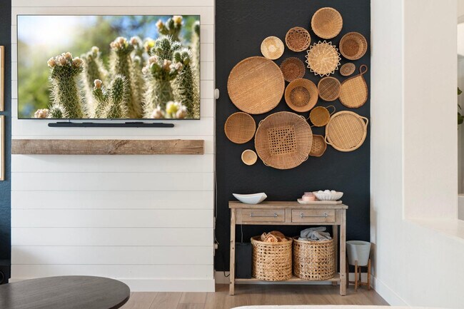 Building Photo - 5404 E Lonesome Trail