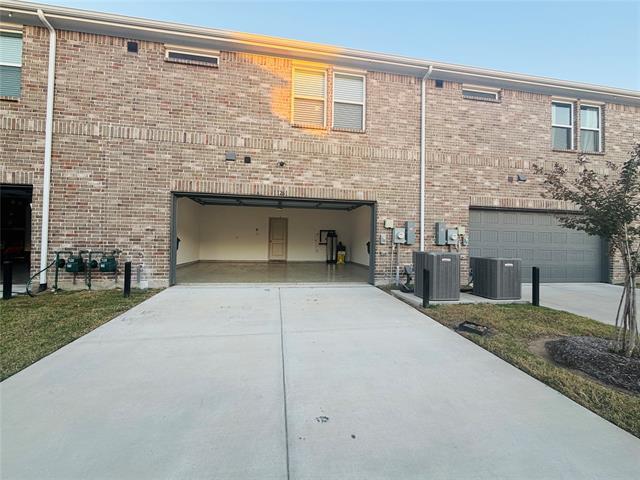 Building Photo - 11261 Lost Maples Trl