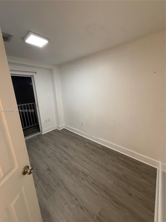 Building Photo - 821 SW 2nd St