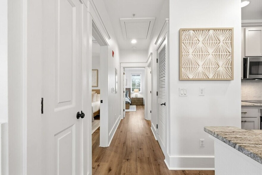 Building Photo - 122 Georgetown Ave