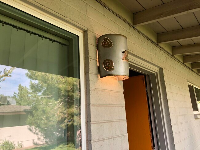 Building Photo - 2103 S Granada Dr