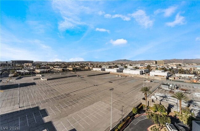 Building Photo - 4575 Dean Martin Dr