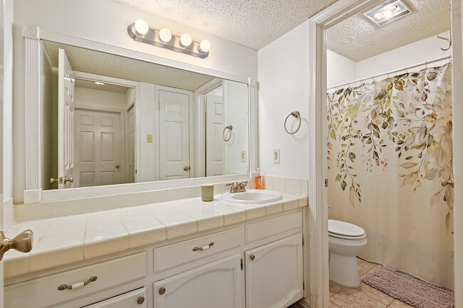 Bathroom 1 - 2070 Michel Delving Rd