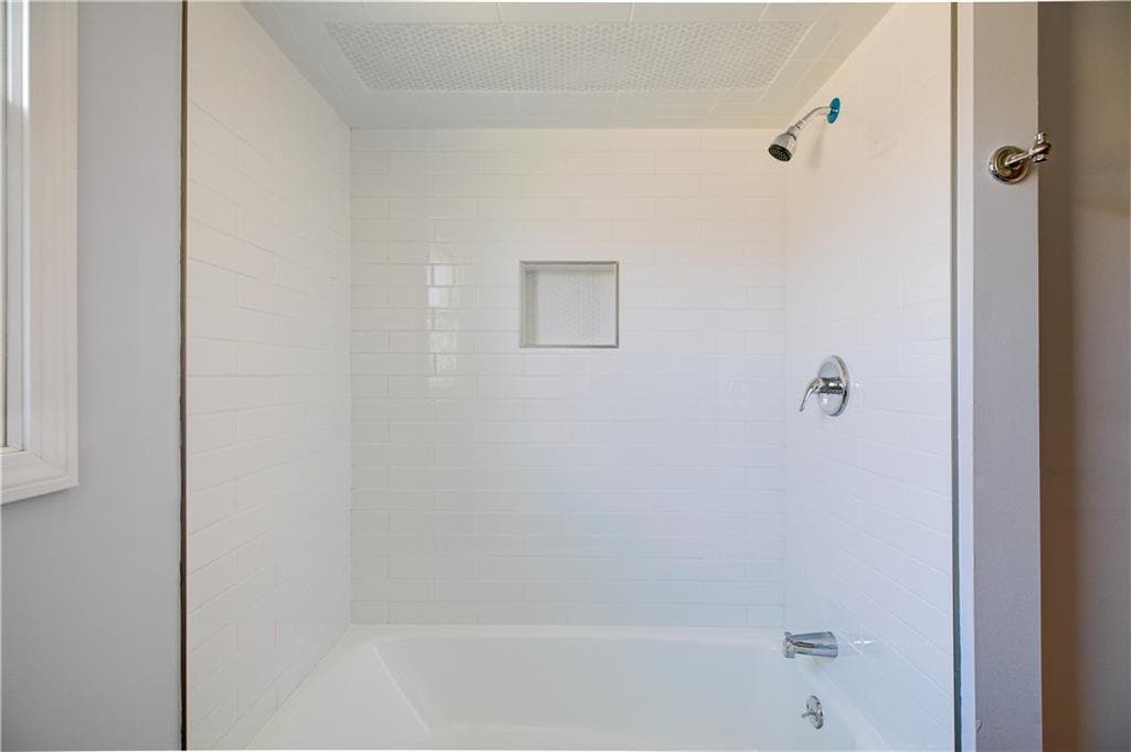 Building Photo - 76 Norseman Dr
