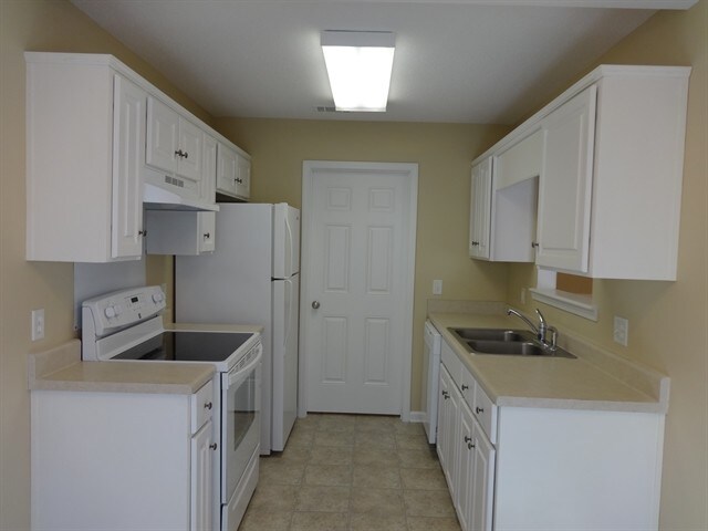 Building Photo - 35 Bostwick Drive