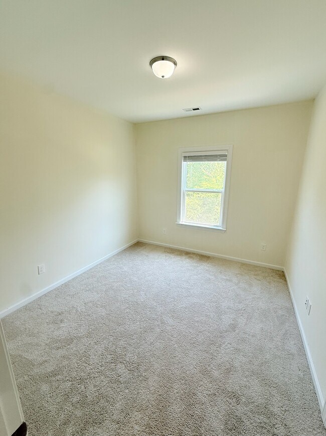 Building Photo - 2008 Chipley Dr