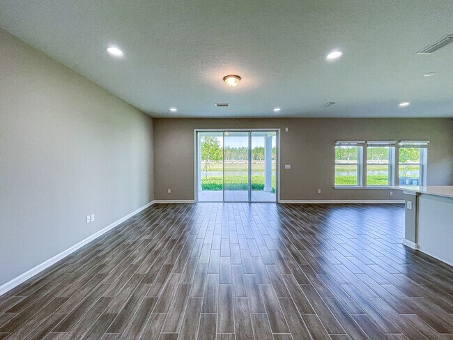 Building Photo - Silverleaf 4/3 w water view!!