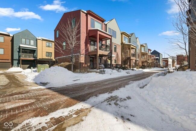 Building Photo - 612 Pomeroy St