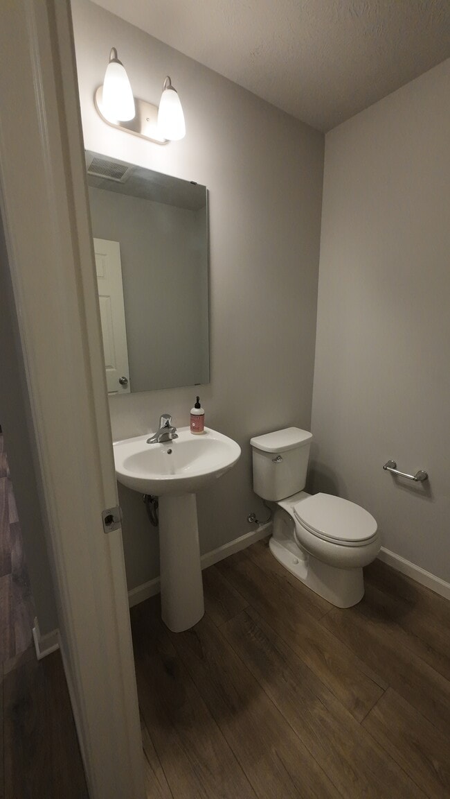 Building Photo - 46 Amber View Ct