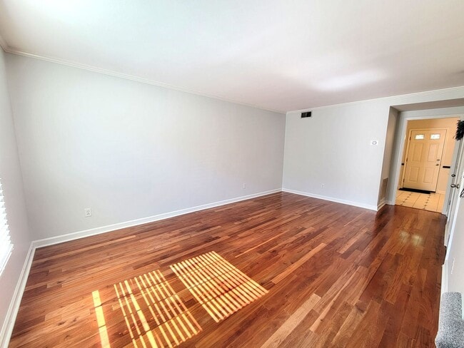 Building Photo - 2-Bedroom in the perfect location!