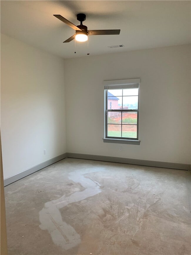 Building Photo - 1036 Parker Ln