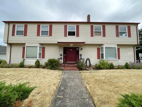 Building Photo - Charming Second Floor 1-Bedroom Close to Peninsula Park!