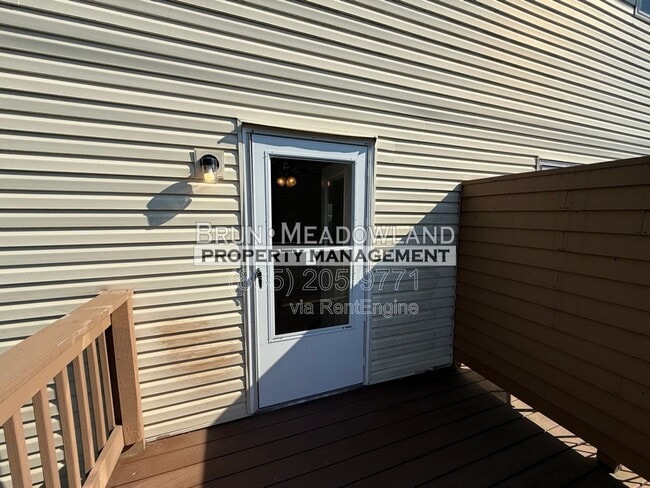 Building Photo - 3607 Lark Cir