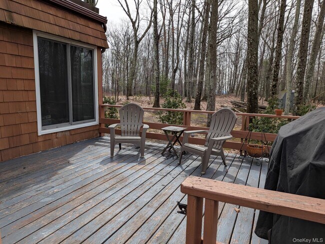 Building Photo - 37 Hill Rd