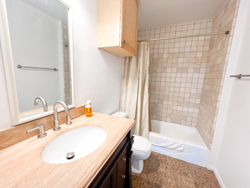 Building Photo - 388 Paseo De Gracia