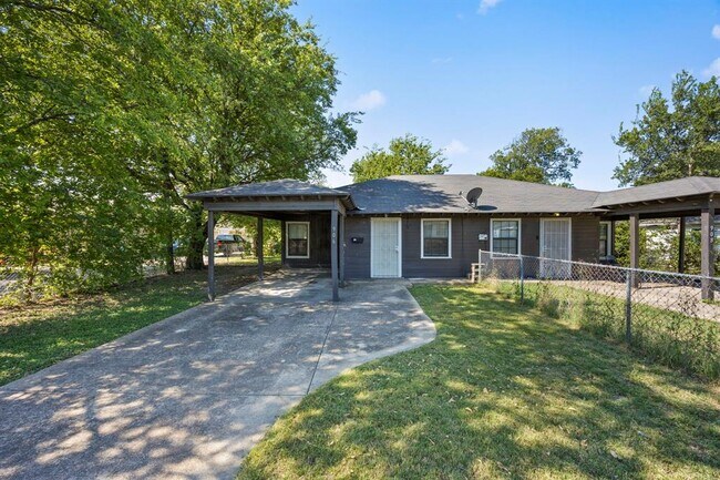 Primary Photo - 906 W Dean Ave