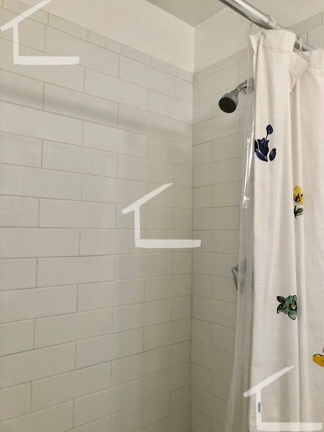 Building Photo - 9/1 Updated, spacious 3BR in South End near Northeastern/Wentworth