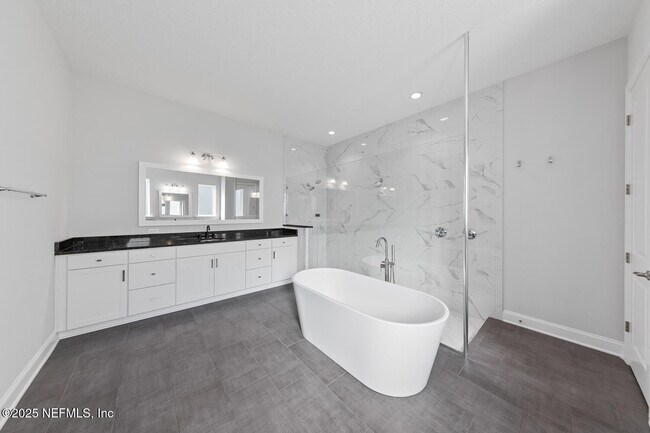 Building Photo - 264 Pine Haven Dr