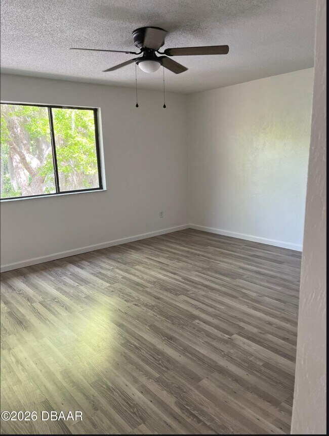 Building Photo - 233 Pine Cone Trail