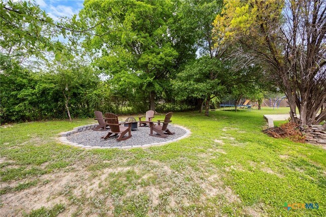 Building Photo - 921 Indian Trail