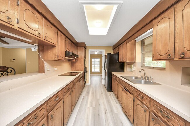 Building Photo - 13610 Furman Rd