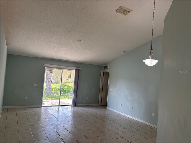Building Photo - 120 Spoonbill Ct