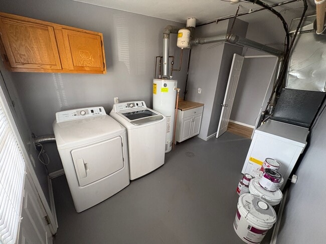 Building Photo - 3 Bedroom, 2 Bath Home for Rent