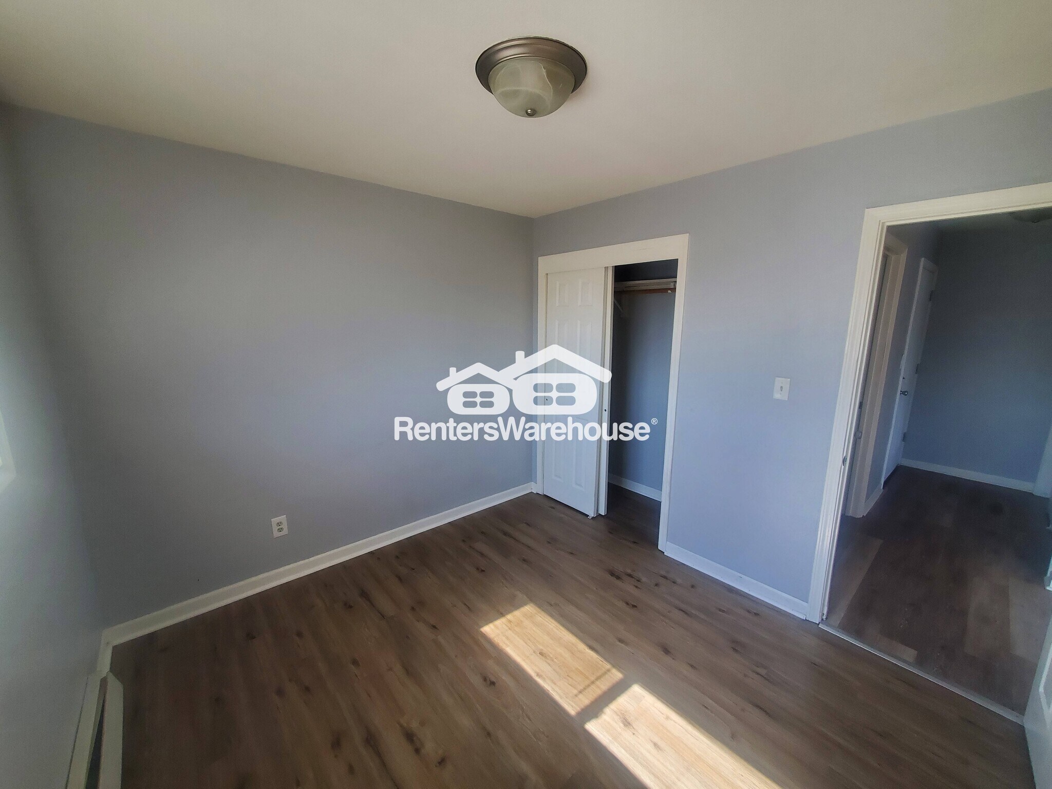 Building Photo - 1418 W Mitchell St