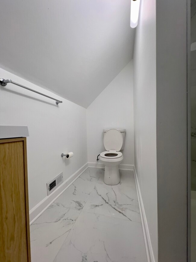 Building Photo - 4537 S Hermitage Ave