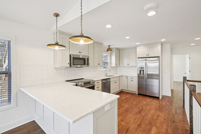 Building Photo - Main Street Townhomes