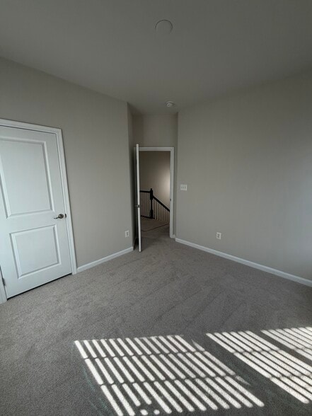 Building Photo - 45903 Peach Oak Terrace