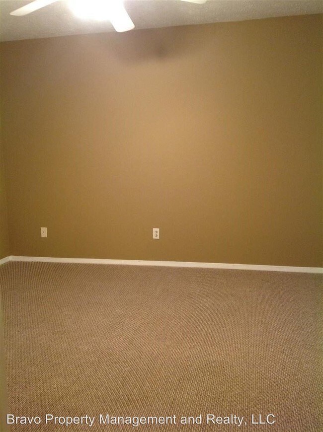 Building Photo - 3072-3078 Destin Cir