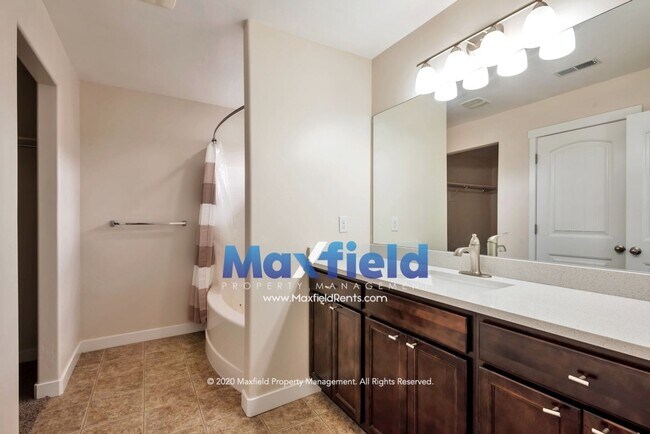 Building Photo - Draper Townhouse - 4 BD 3.5 BA 2 GA