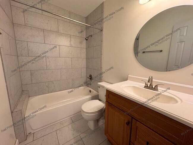 Building Photo - 100 Halsmer Ct
