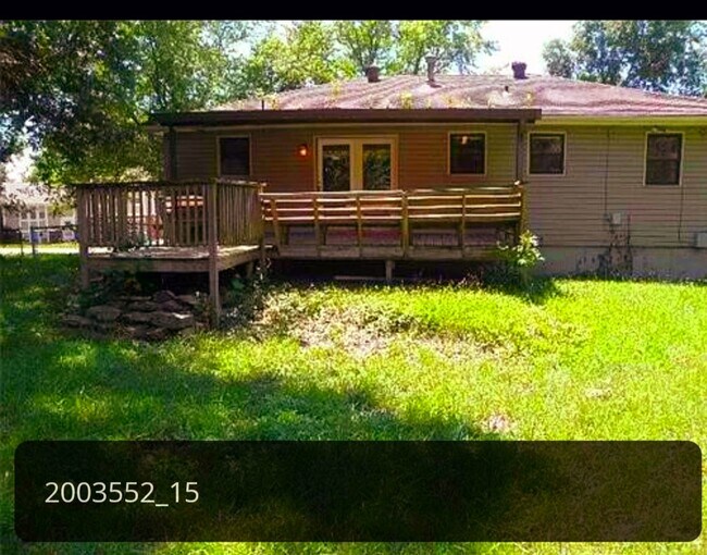 Building Photo - 800 NE 112th Ter