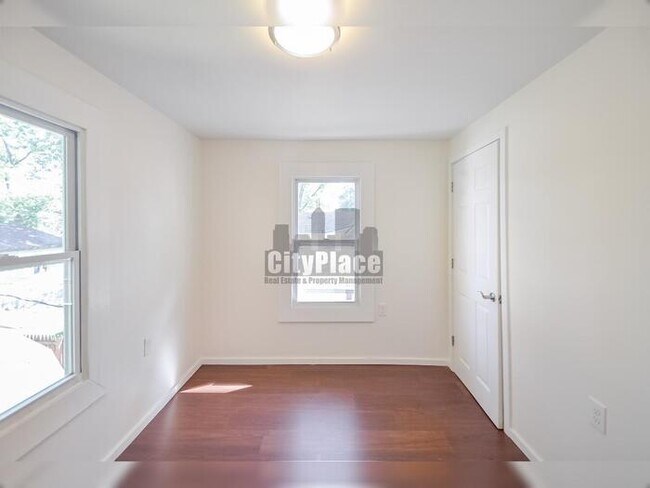 Building Photo - 227 S Dearborn St