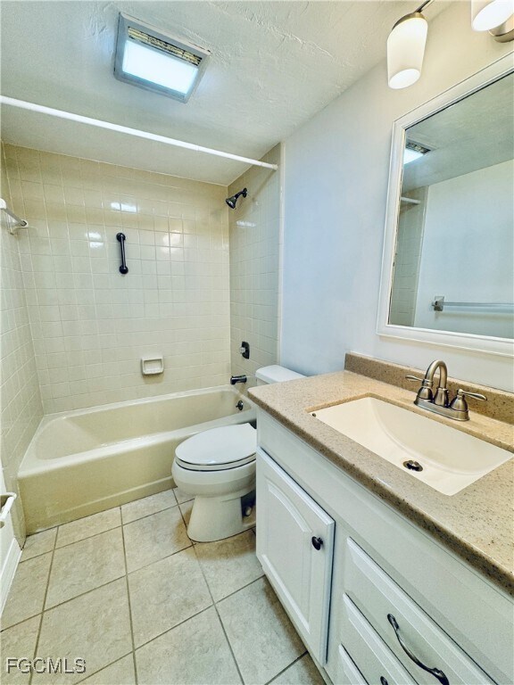 Building Photo - 2711 First St