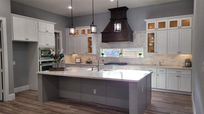 Building Photo - 9729 Neuens Rd