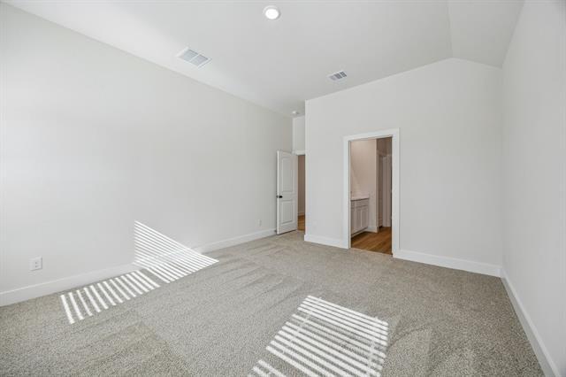 Building Photo - 2900 Woodbrook Dr