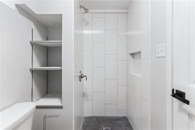 Building Photo - 4030 Circle Dr