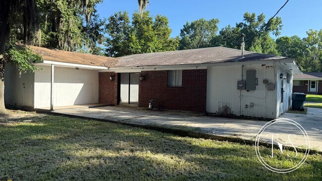 Building Photo - Charming 3-bedrooms/1-bath home in LaRoche Park