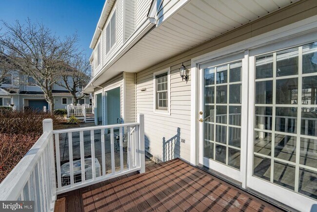 Building Photo - 19 Clipper Ct