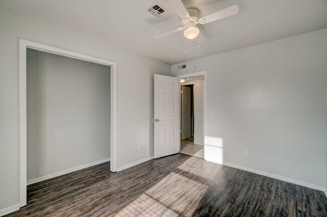 Building Photo - 3 bed 1 bath in Moore!