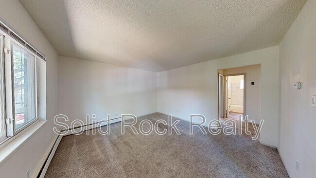 Building Photo - 1411 S Corona Ave