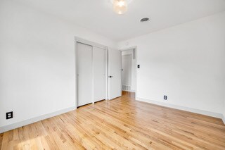 Building Photo - 227 Nottingham Dr
