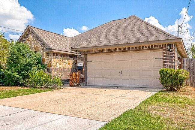 Building Photo - 7905 Livingston St